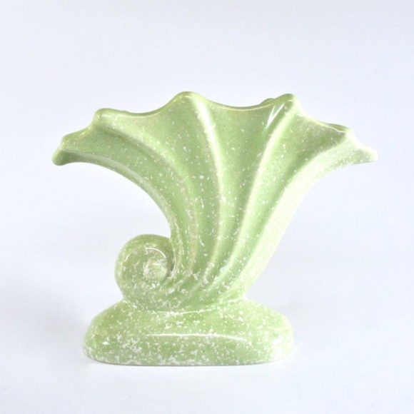 Cornucopia Vase, Mid-Century, Light Green Spatter - Picture 2 of 8
